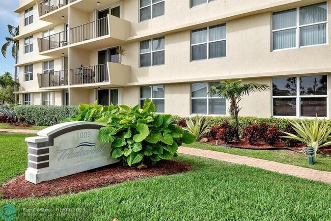property at 1009 N Ocean Blvd