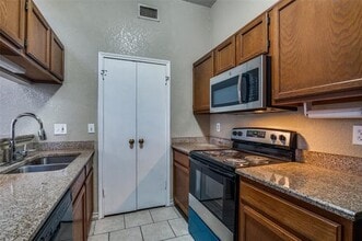 4803 Clover Haven St in Dallas, TX - Building Photo - Building Photo