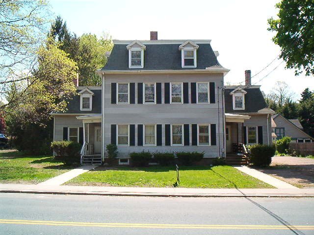 34 Woodbridge St in Manchester, CT - Building Photo