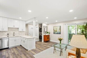 3527 Nottingham Ct in Boulder, CO - Building Photo - Building Photo