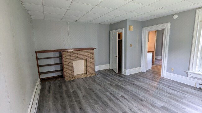 8603 N High St in Mineral City, OH - Foto de edificio - Building Photo