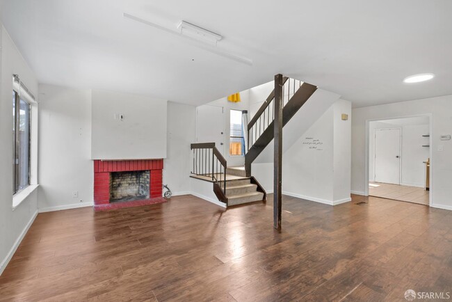 property at 3849 Shamrock Ct