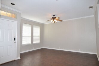 2214 Glacier Park Ln in Grand Prairie, TX - Building Photo - Building Photo