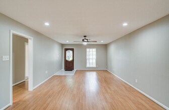 5710 Verdome Ln in Houston, TX - Building Photo - Building Photo