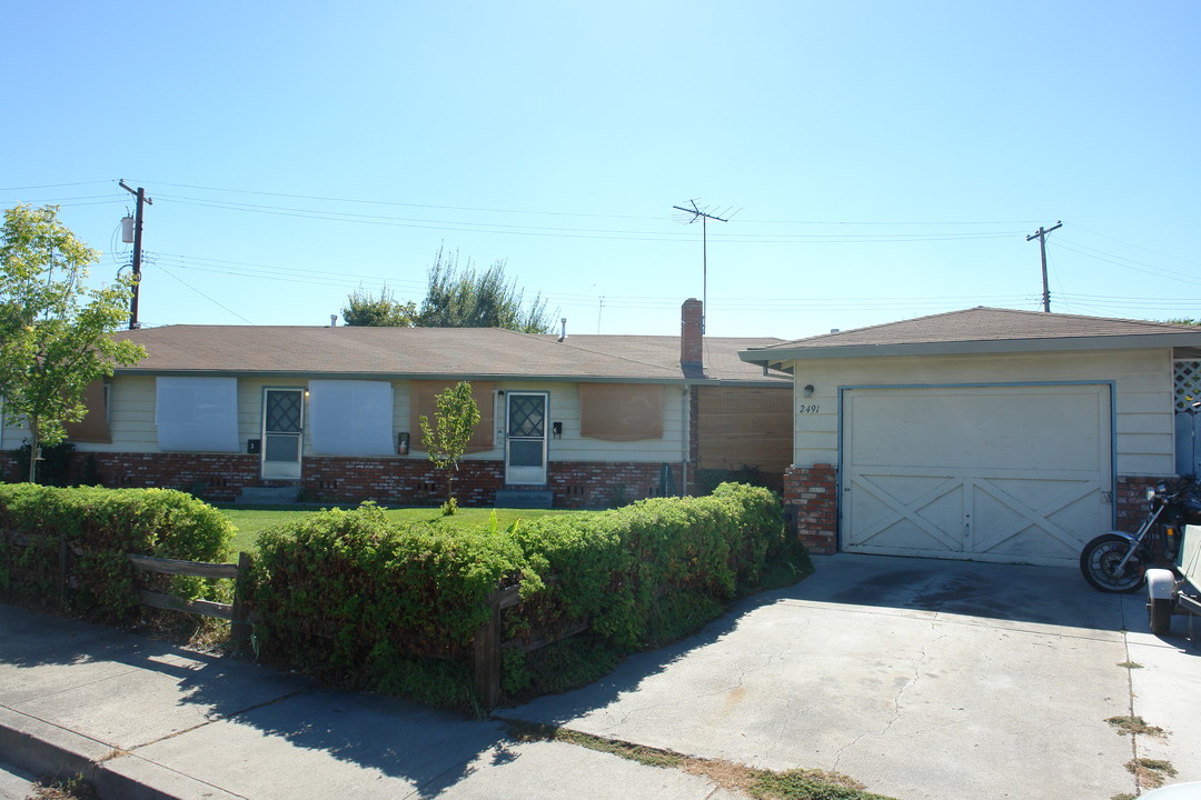 2491 Karen Dr in Santa Clara, CA - Building Photo