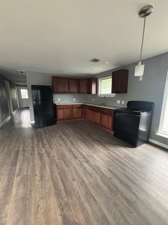 property at 1208 Pine St