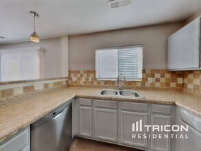 336 Rowan Dr in Clayton, NC - Building Photo - Building Photo