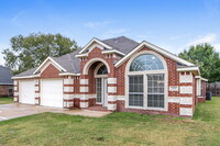 1618 Allen Dr in Mesquite, TX - Foto de edificio - Building Photo