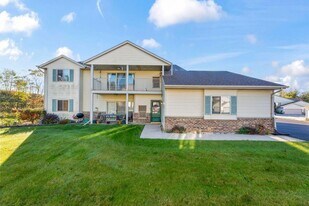 818 Church St in Allenton, WI - Building Photo