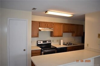 6133 Meadow Rose Ln in Charlotte, NC - Building Photo - Building Photo