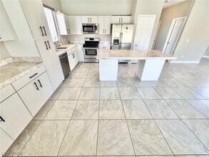 1092 Whispering Birch Ave in Las Vegas, NV - Building Photo - Building Photo