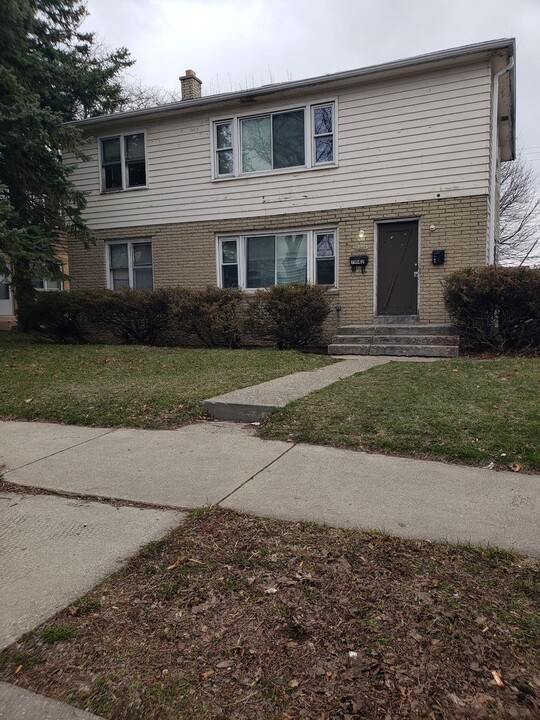 7940 W Hampton Ave in Milwaukee, WI - Building Photo