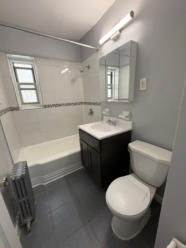 68 Elmwood Ave, Unit C in East Orange, NJ - Building Photo - Building Photo