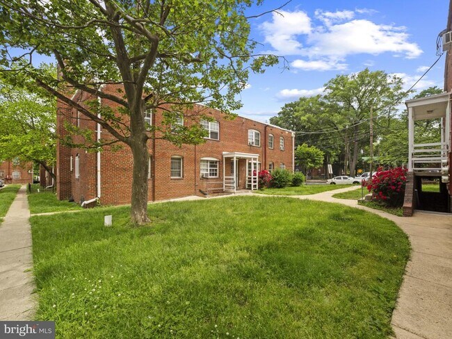 property at 22 Danbury St SE