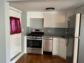 562 Lincoln Ave in Saugus, MA - Building Photo - Building Photo