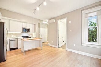 459 Massachusetts Ave NW, Unit 22 in Washington, DC - Building Photo - Building Photo