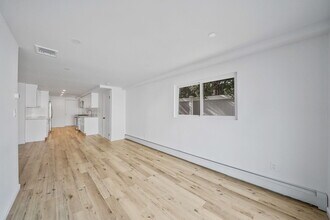 338 Virginia Ave, Unit 338 in Oceanside, NY - Building Photo - Building Photo