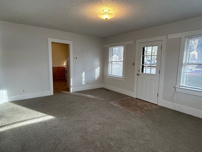 334 E Elizabeth St in Fort Collins, CO - Building Photo - Building Photo