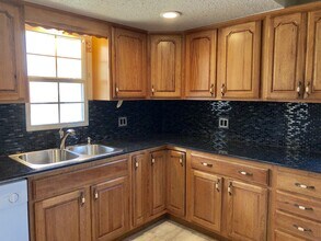 2204 Churchill Way in The Village, OK - Building Photo - Building Photo