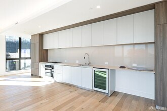 1 Bristol Court in San Francisco, CA - Building Photo - Building Photo
