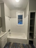 233 Liberty Ave, Unit 2R in Jersey City, NJ - Building Photo - Building Photo