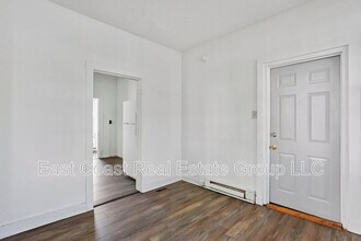 242 E Liberty St in Martinsburg, WV - Building Photo - Building Photo