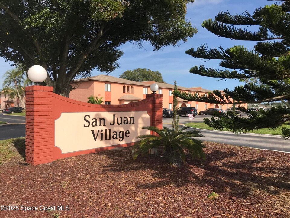 196 San Juan Cir in Melbourne, FL - Building Photo