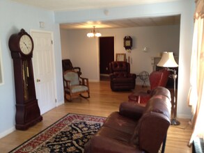 1 Pomfret Rd, Unit 1A in Brooklyn, CT - Building Photo - Building Photo