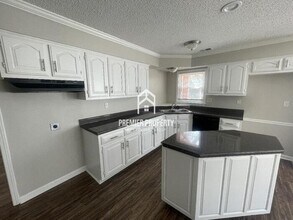1585 Wood Farms Dr in Memphis, TN - Building Photo - Building Photo