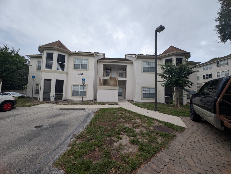 970 N Spring Garden Ave in DeLand, FL - Building Photo