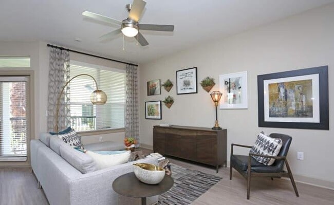 6301 Pale Sage Dr in Houston, TX - Building Photo - Building Photo