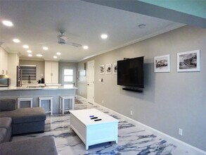 8 Briny Ave in Pompano Beach, FL - Building Photo - Building Photo