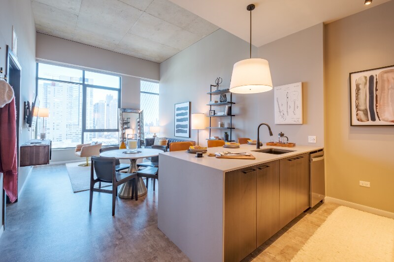 903 W Washington Blvd in Chicago, IL - Building Photo