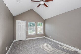 811 N Ridge Dr in White Settlement, TX - Building Photo - Building Photo