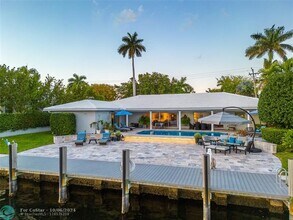 2224 Sunrise Key Blvd in Fort Lauderdale, FL - Building Photo - Building Photo