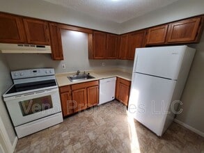 2016 St Paul Dr in Ballston Spa, NY - Building Photo - Building Photo