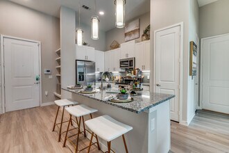 Zenith in Arlington, TX - Building Photo - Interior Photo
