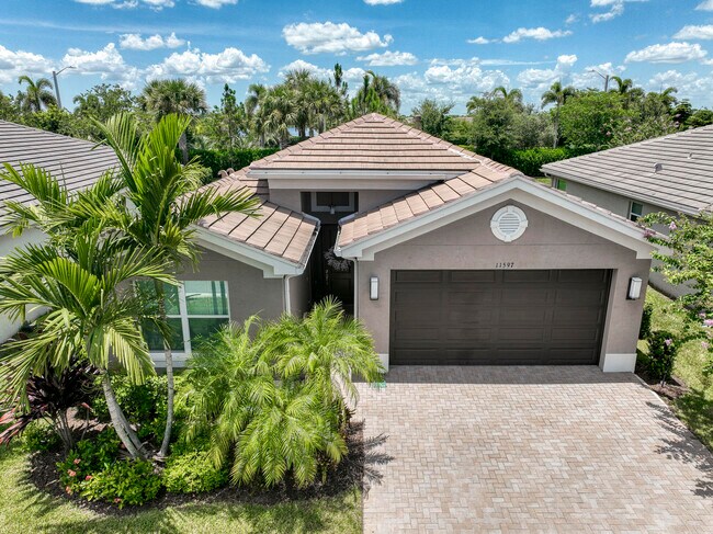 11597 SW Hawkins Terrace in Port St. Lucie, FL - Building Photo - Building Photo