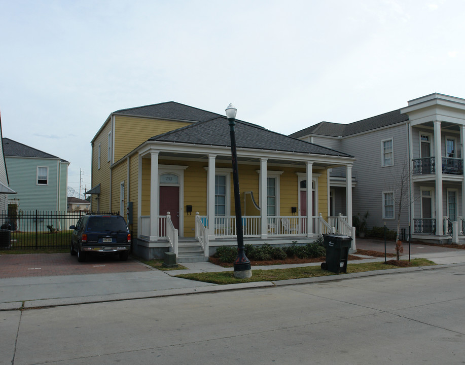 753 St Mary Dr in New Orleans, LA - Building Photo