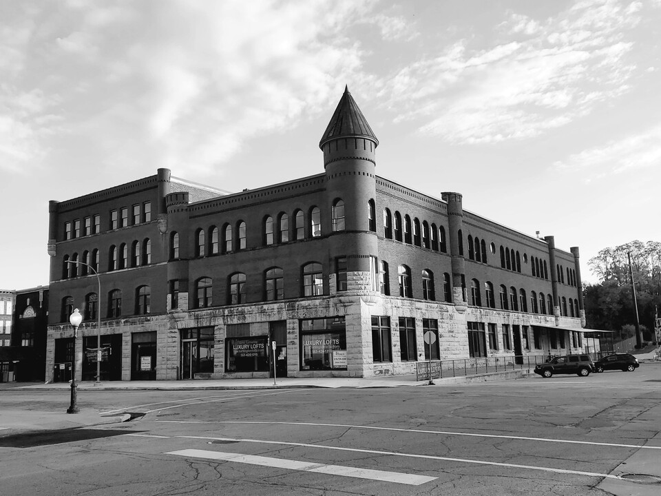 Blaul Lofts in Burlington, IA - Foto de edificio