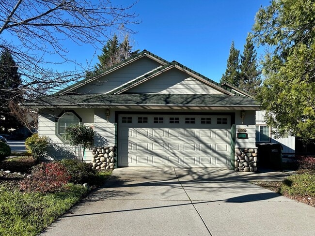 105 Defiant Way in Grass Valley, CA - Building Photo - Building Photo