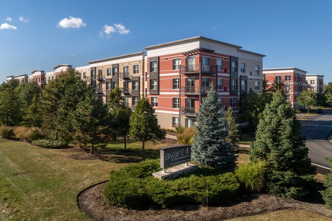 Avant at the Arboretum in Lisle, IL - Building Photo - Building Photo