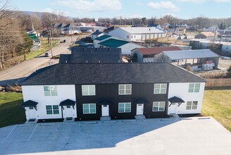 107 Mullican St, Unit 1 in McMinnville, TN - Building Photo - Building Photo
