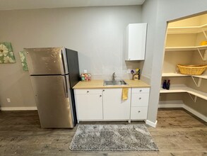 142 Avant in Olmos Park, TX - Building Photo - Building Photo