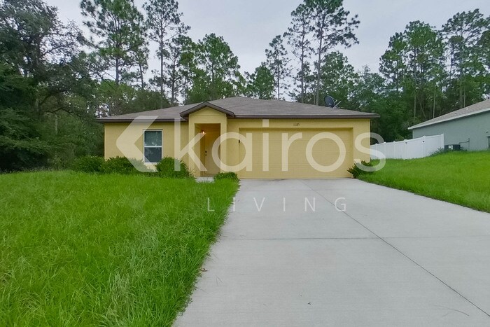 11185 N Balboa Terrace in Citrus Springs, FL - Building Photo