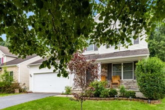 235 Kastlekove Dr in Lewis Center, OH - Building Photo - Building Photo