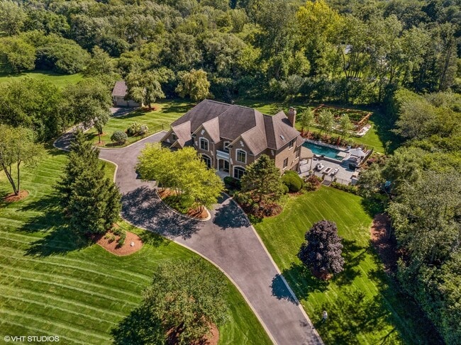 675 Old Barrington Rd in North Barrington, IL - Building Photo - Building Photo