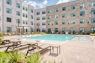 Miramonte in Stafford, TX - Building Photo