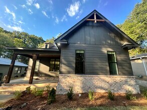 402 Phillips Ave in Auburn, AL - Building Photo - Building Photo