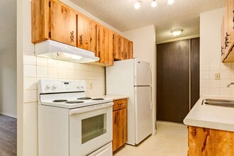 Highwood Apartments in Red Deer, AB - Building Photo - Building Photo